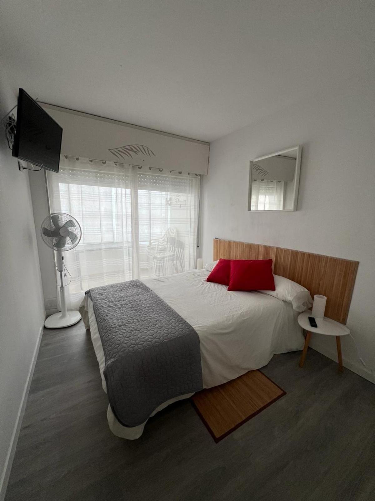 Apartamiento Vista Al Mar - Holiday Center En โรเซส ภายนอก รูปภาพ