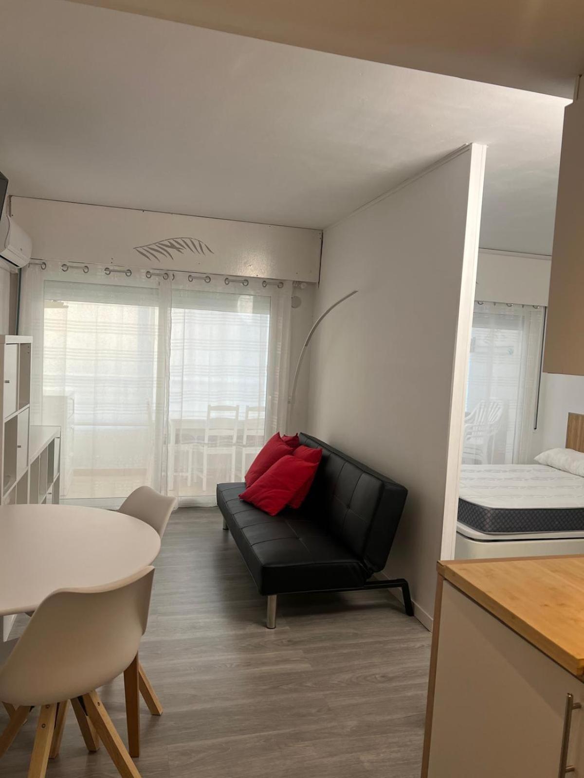 Apartamiento Vista Al Mar - Holiday Center En โรเซส ภายนอก รูปภาพ
